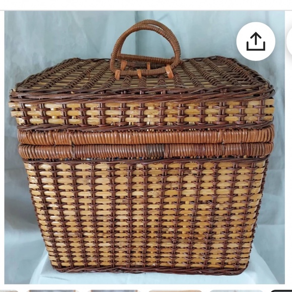 Vintage Mid-century wicker picnic basket